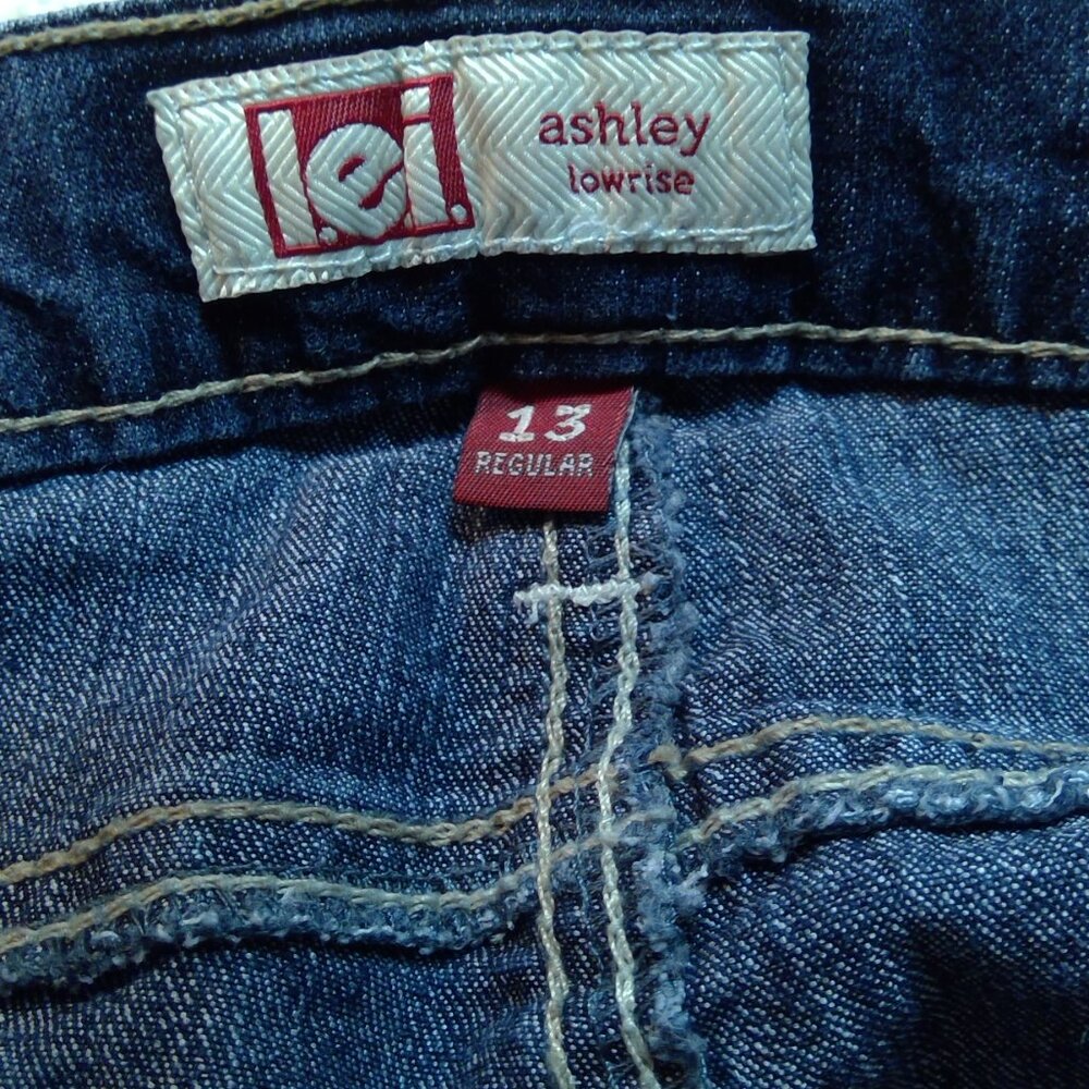 L.E.I. Women's Jean Shorts Ashley Style Low-Rise (Size 13) with Lace Accents - Picture 4 of 7